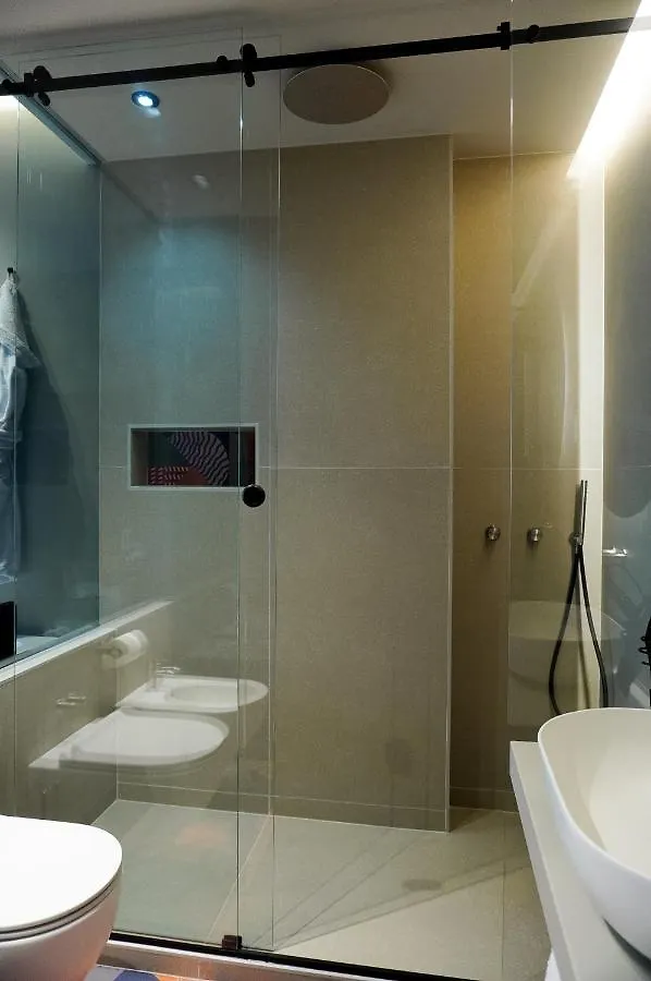 Zoe Luxury Suites CTA 0*,
