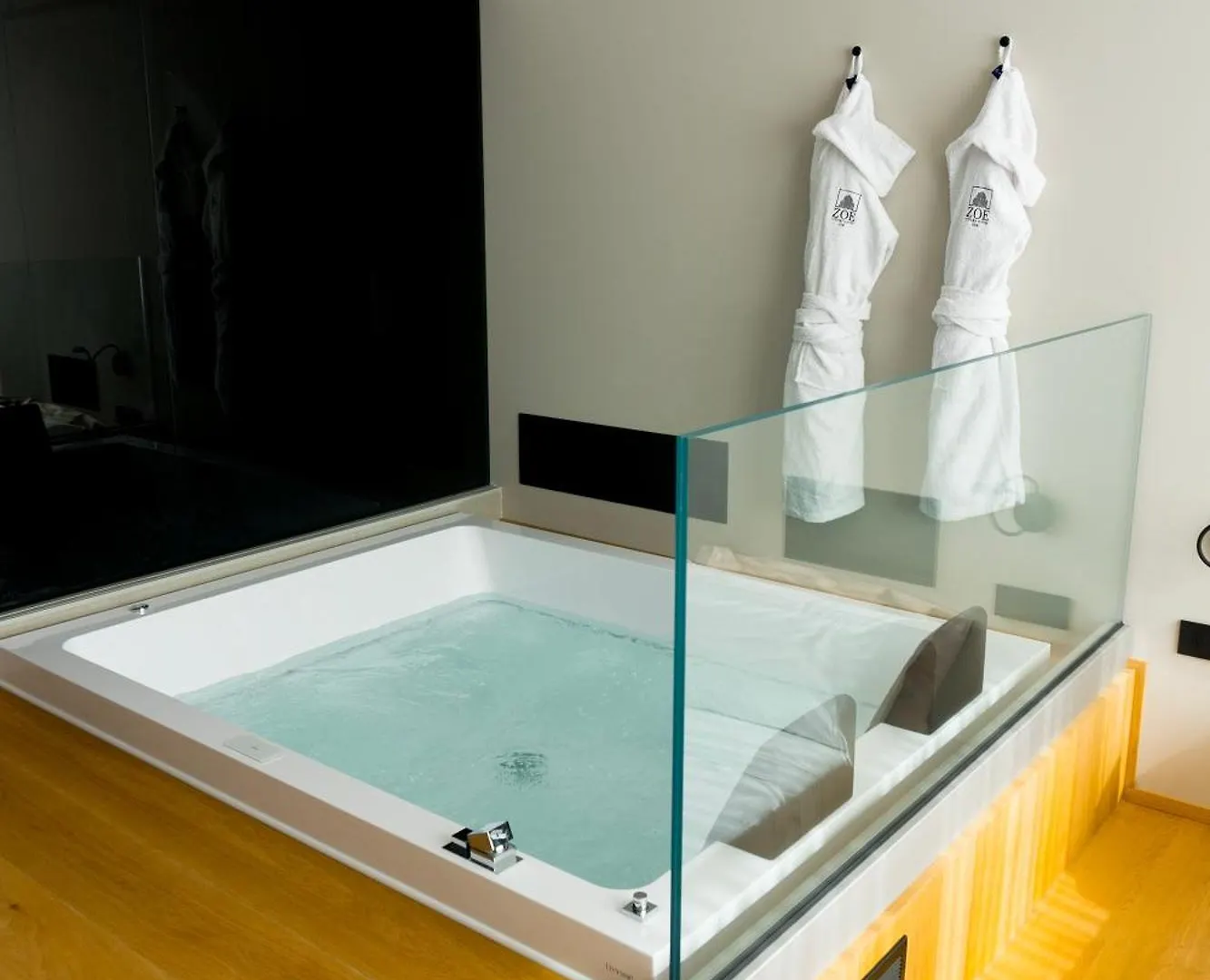 Zoe Luxury Suites CTA Frühstückspension